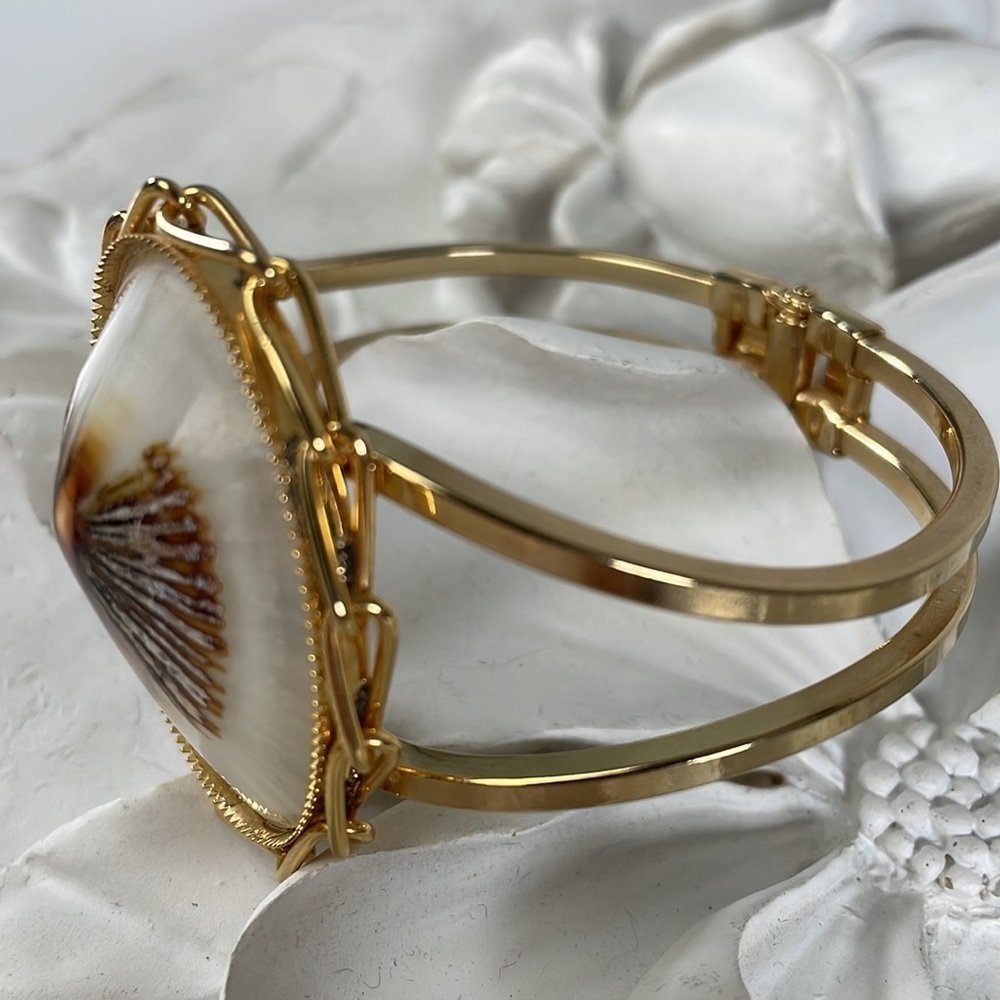 Shell Dove Clamp Style Bangle - Picture 7 of 15